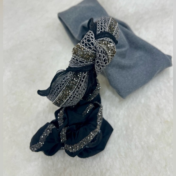 🛍️ 4 for $20 🛍️ Stylish Headband and Scrunchie Set in Gray and Black - Picture 2 of 8